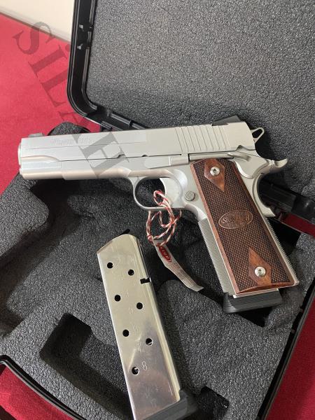 SIG SAUER 1911 STAINLESS (45 ACP)  
